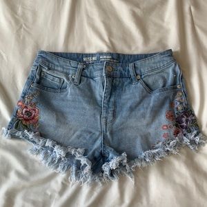 Jean Shorts with Flower Details
